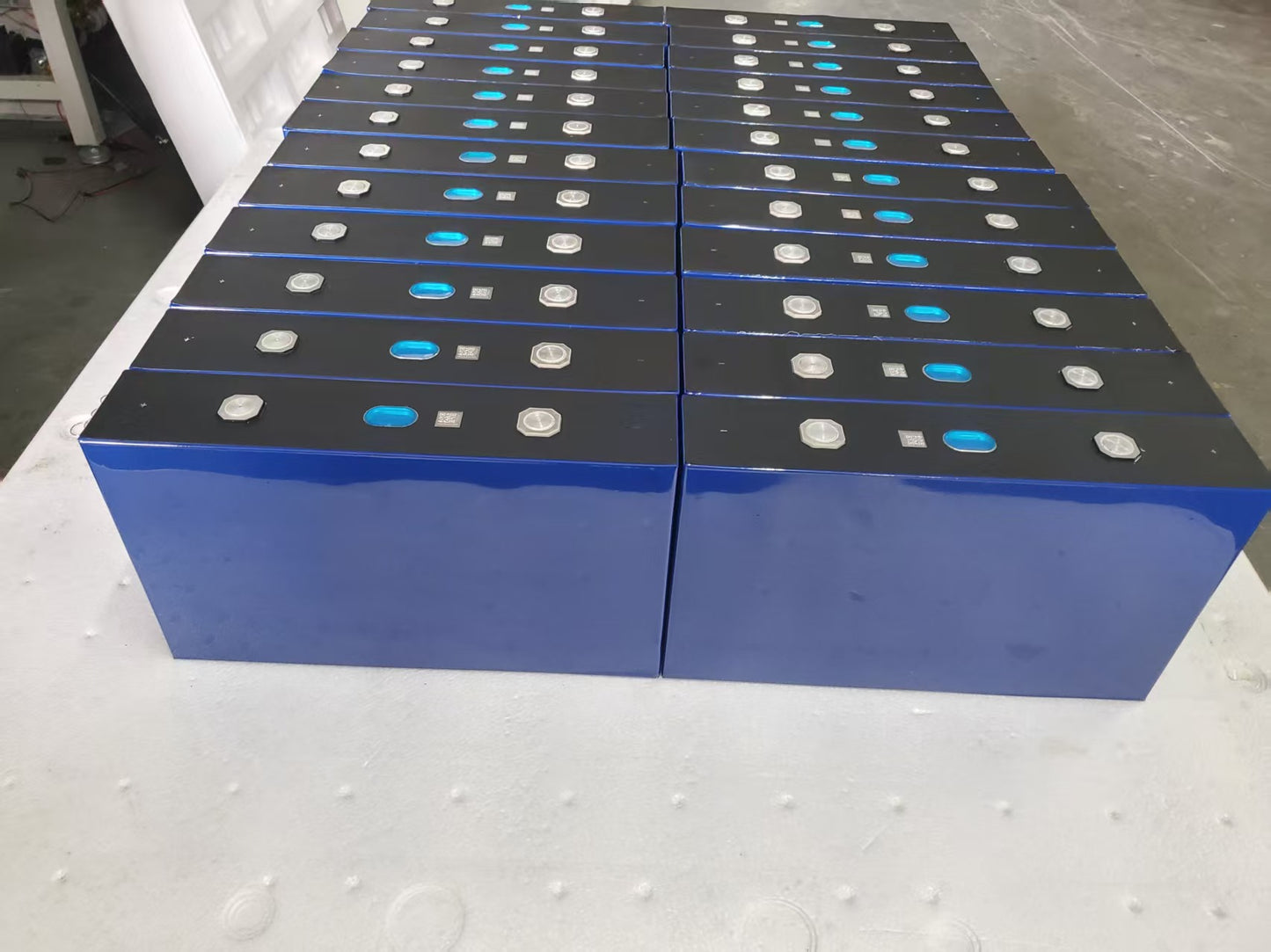 2025 New Products EVE MB56 LF560K 3.2V 628Ah LiFePO4 Battery Prismatic Lithium ion Cells For Solar System ,Inverter