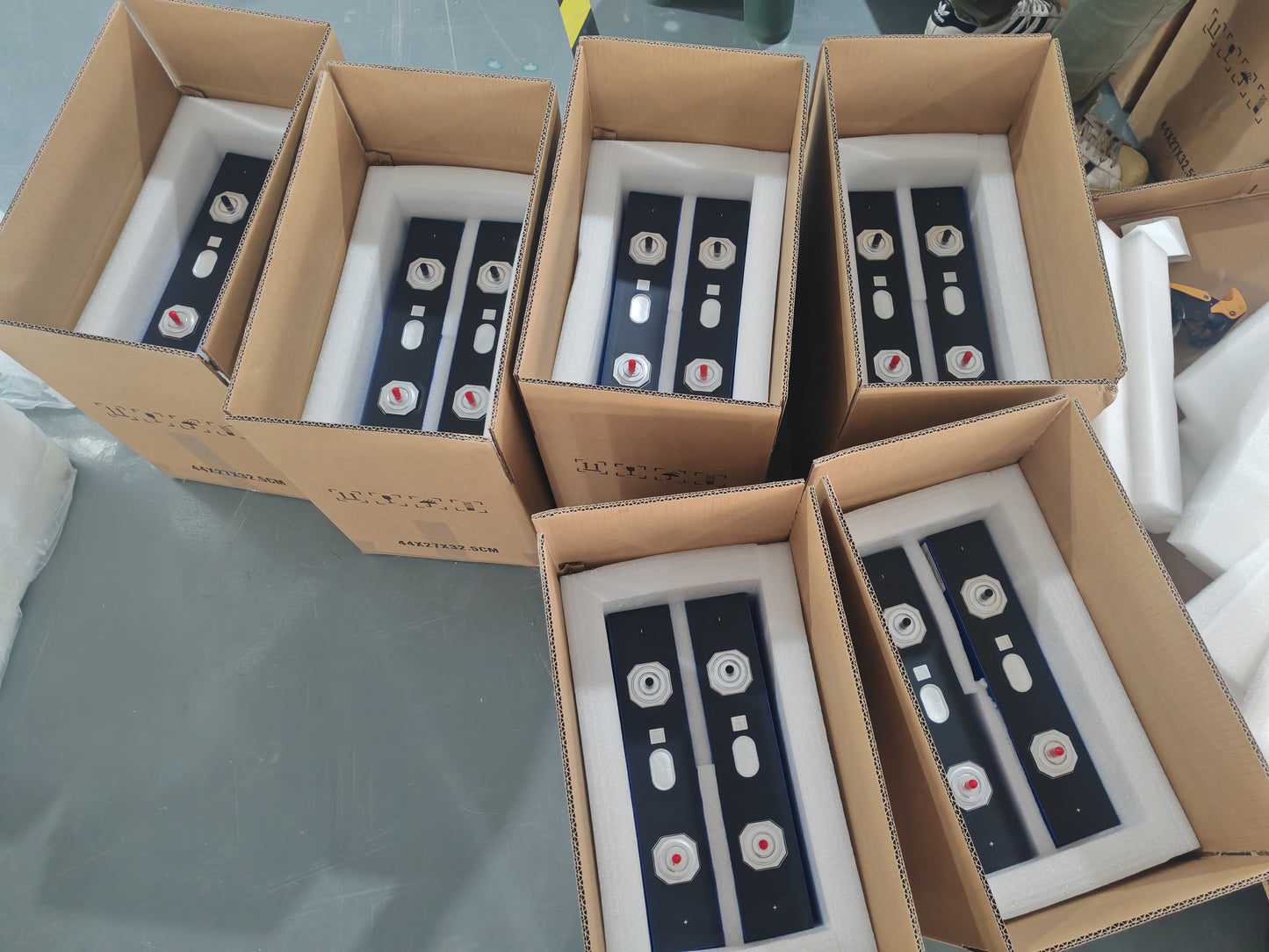 2025 New Products EVE MB56 LF560K 3.2V 628Ah LiFePO4 Battery Prismatic Lithium ion Cells For Solar System ,Inverter